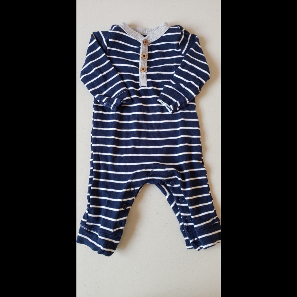 Carter's romper/sleeper